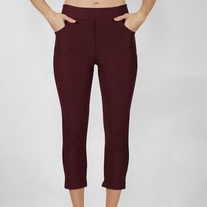 Ponte Knit Slim Fit Capri Pull-Up Style Leggings